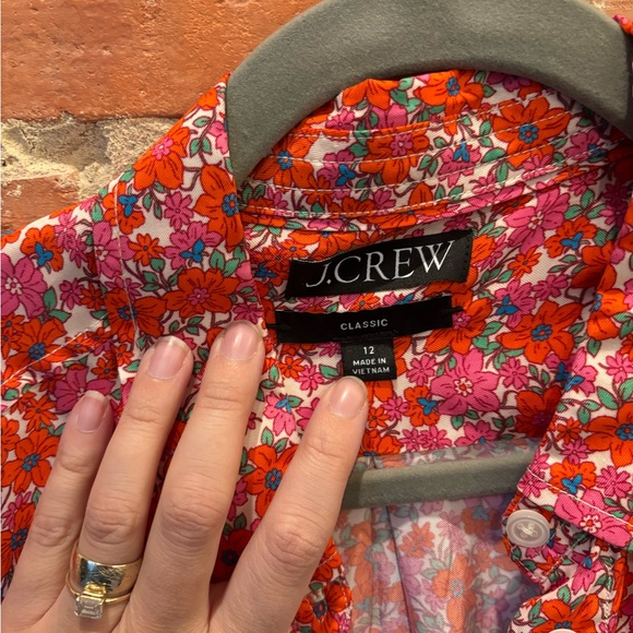 J.Crew Classic-fit drapey cupro shirt in pink floral - Picture 3 of 4